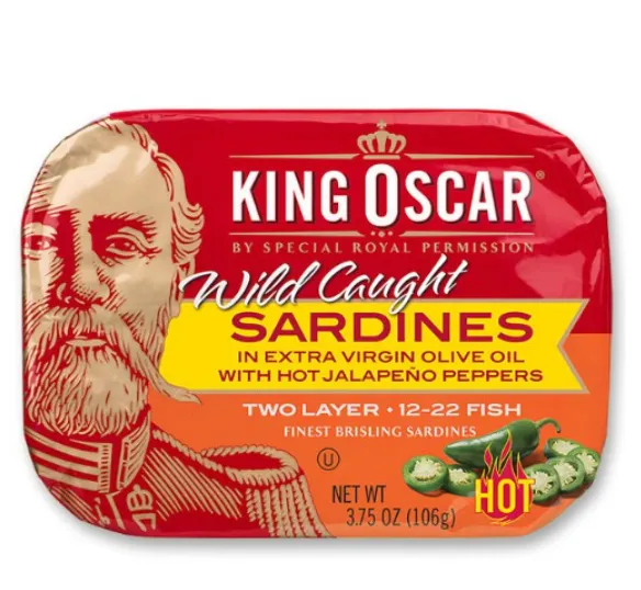 ส่งฟรี คิงออสการ์ ปลาซาดีนในน้ำมันมะกอกผสมพริกจาลาปิโน 106 กรัม Sardines with Jalapeno 106g