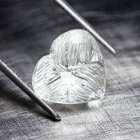 5.00 ct ไวท์ โทแพส แกะสลักหัวใจ (White Topaz Heart Carving)