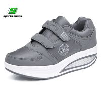 【Sports Shoes Store】รองเท้ารุ่นใหม่สำหรับคุณแม่วัยสูงอายุวัยกลางคนและผู้สูงอายุรองเท้าโยกสบาย ๆ รองเท้าเดินกีฬา