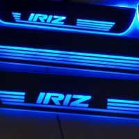 IRIZ แผ่นแถบติดขอบประตู LED อุปกรณ์ตกแต่งรถยนต์แผ่นแผ่นรองใต้ประตูไฟแอลอีดีเคลื่อนทีได้สำหรับโปรตอน IRIZ 2014-2018