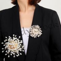【hot sale】 ● B36 Women Elegant Full Pearl Rhinestone Snowflakes Brooches Pins Shiny Jewelry Accessories For Women Clothing Luxury Brooch Pin Giftgift
