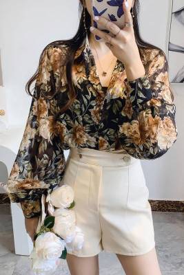 Shirt female new 2021 spring loose lapel embroidery womens upper Korean version of the floral lantern sleeve shirt bottoming shirt