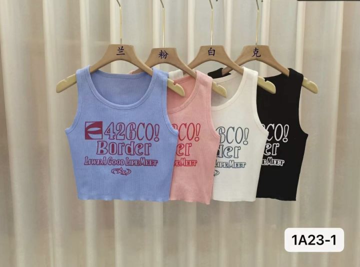 1a23-1-บู้บี้-เสื้อครอปแฟชั่นไหมพรมพิมพ์ลายด้านหน้า-คอกลม-แขนกุด-รัดรูปสวยๆ-พร้อมจัดส่ง