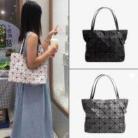 2023❖ Japans three women dont go out for a long time package geometry ling single shoulder bag fashion leisure hand-held tote bags diamond high-capacity rock package