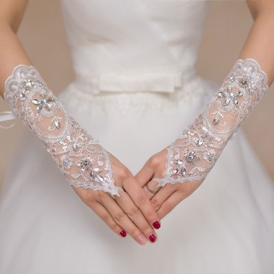 ✷☒№ Womens Lace Rhinestone Bridal Gloves for Wedding Party 3D Appliques Wrist Length Wedding Accessories Fingerless Prom Gloves