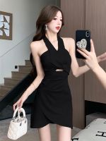 Genuine Uniqlo High-end High-end sexy French satin halterneck dress Xia Yujies feminine temperament slimming and hip-hugging short skirt