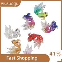 WUSUOGU 84pcs สายรุ้งสีรุ้ง จี้ปลาทองที่มีสีสัน อะคริลิค 0.7x1inch จี้ห้อยคอ สำหรับทำเครื่องประดับ การไล่ระดับสี สำหรับต่างหูสร้อยคอ