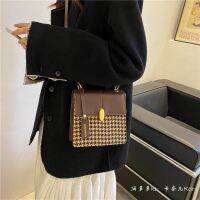 2022 New Style Summer Hot-Selling Small Fragrance Bag 2022 Female All-Match ins Checked Cross-Body Fashion Portable Houndstooth Square Large Capacity Underarm