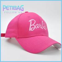 PETIBAG คาวาอิ หมวกเบสบอลตุ๊กตาบาร์บี้ งานปัก ปรับได้ปรับได้ หมวกยอดแหลม ทันสมัยและทันสมัย ลำลองแบบสบายๆ หมวกกันแดดมีตัวอักษร ผู้ใหญ่เด็ก