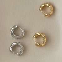 LAC.COLLECTION - Twist Hoop Earrings