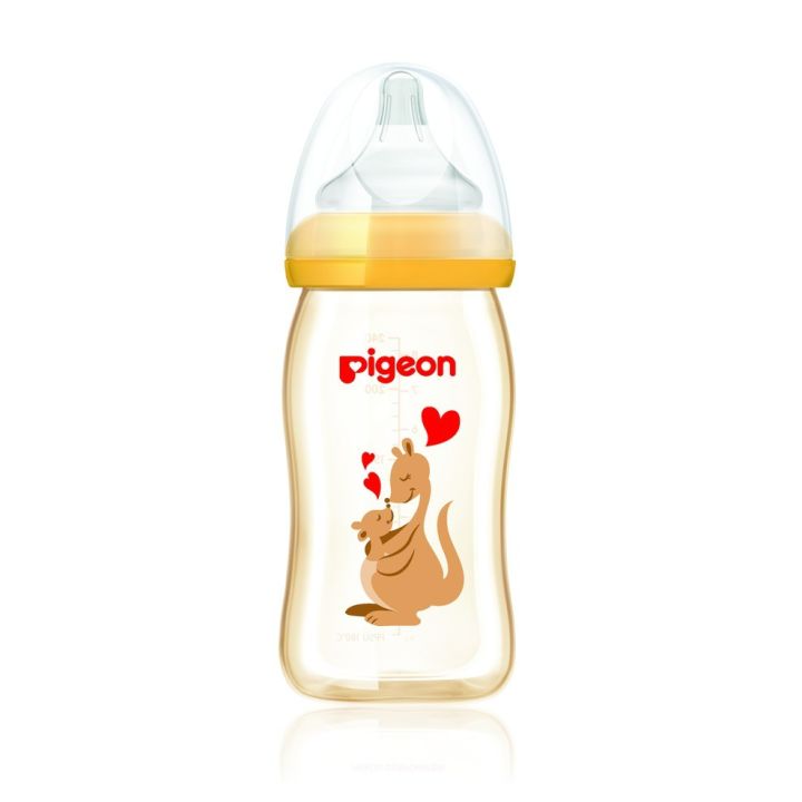 pigeon-พีเจ้น-ขวดนมสีชา-ppsu-ลายมัมเลิฟ-พร้อมจุกเสมือนนมมารดา-ซอฟท์ทัช-รุ่นพลัส-แพ็ค-3