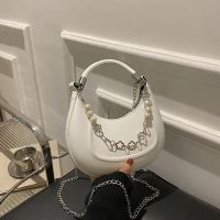 Popular Girls Advanced Women Bag Crescent Bag New Fresh Chain Moon Bag Underarm Bag Pearl Chain Handbag PU Leather Bag With Zip