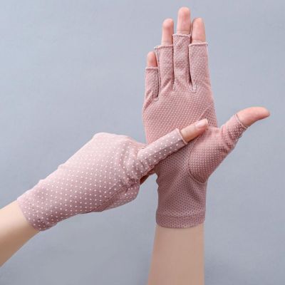 1 Pair Cycling Gloves Soft Breathable Women Sports Gloves Half Fingers Sun Protection Riding Gloves Anti-Slip Summer Gloves