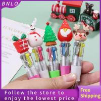 BNLO 3PCS กวางเอลก์ ปากกาลูกลื่นสำหรับเทศกาลคริสต์มาส พลาสติกทำจากพลาสติก เครื่องเขียนสเตชันเนอรี ปากกากด4สี ของขวัญสำหรับเด็ก คาวาอิ ปากกาซานตาคลอส การเขียนสำหรับเขียน
