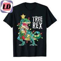 LDแฟชั่น ผ้าฝ้ายที่สะดวกสบาย  เสื้อยืดผช Tshirt Christmas Dinosaur Tree Rex Pajamas Men Boys Xmas Lights T-Shirt Gift Cute Dino Wear Xmas Lights Graphic Tee Top Family