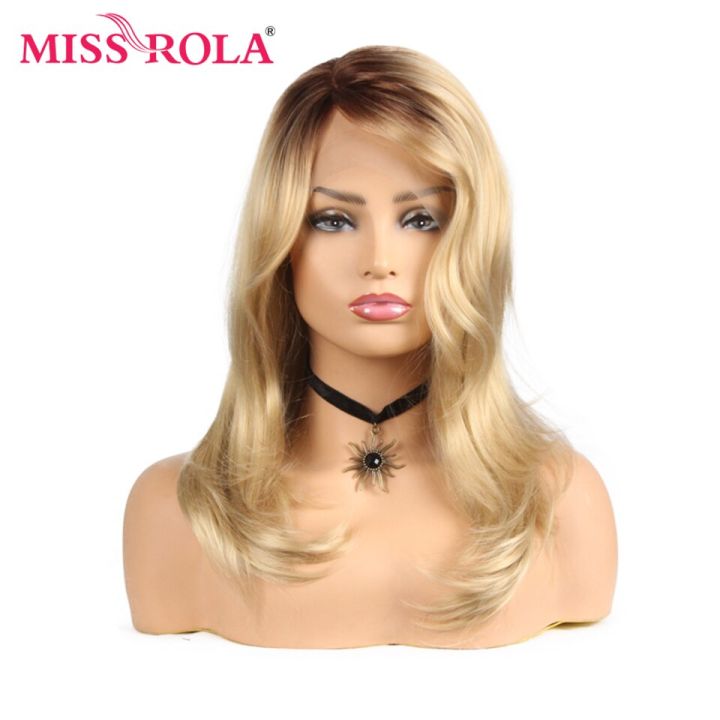 Tóc giả gợn sóng của Miss Rola là sản phẩm thời trang được phái đẹp tin dùng để làm mới kiểu tóc của mình. Được thiết kế với chất liệu cao cấp, tóc giả Miss Rola có độ bền cao và đảm bảo sẽ giữ được form suốt thời gian dài.