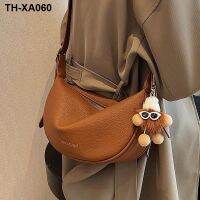 High-grade texture soft leather bag womens 2023 new trendy all-match hot style Messenger niche design single shoulder dumpling