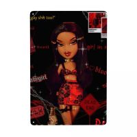 สาววินเทจสีแดงโลโก้โลหะที่กำหนดเอง Bratz Tin Plaques ประตูการ์เด้นบาร์ผนังตกแต่ง 12 x 8 นิ้วพิมพ์ศิลปะ 20 * 30 ซม