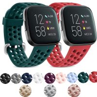 [HOT CHALIUIUILILXWE 607] สายนาฬิกาข้อมือทดแทนสำหรับ Fitbit Versa 2 /Versa SE สายรัดข้อมือสปอร์ตระบายอากาศสำหรับ Fitbit Versa Lite นาฬิกาข้อมืออัจฉริยะรัดข้อมือ