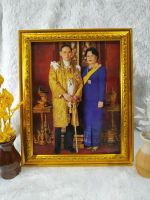 ภาพ ร9พระพันปี ขนาด8X10นิ้ว พร้อมกรอบใส่กระจกอย่างดี ด้านหลังมีขาตั้ง