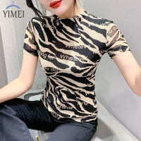 YIMEI กว่างโจวฤดูร้อนแขนสั้นใหม่2023ของผู้หญิงเสื้อยืดผ้าตาข่ายพิมพ์ตัวอักษรเสื้อคอสูงครึ่งเสื้อเชิ้ตชายเข้ารูปครึ่งตัว