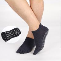 Gym Socks with Fingers Men Autumn Winter Solid Cotton Toe Socks Fashion Fitness Non-slip Indoor Sports Floor Socks Warm Male Sox Socks Tights