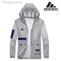 【แจ็คเก็ต】 Adidas เสื้อแจ็คเก็ต มีฮู้ด กันน้ำ กันฝน ระบายอากาศ สไตล์อเมริกัน สำหรับผู้ชาย Christmas Gift