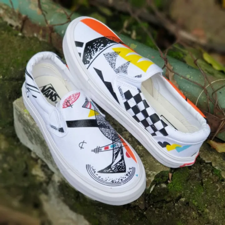 sepatu vans slip on moma