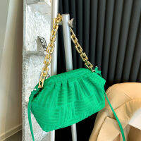 【cw】2022 New Trendy Shoulder Bag for Women ins Internet Celebrity Same Embossed Towel Cloud Bag Acrylic Chain Clutch