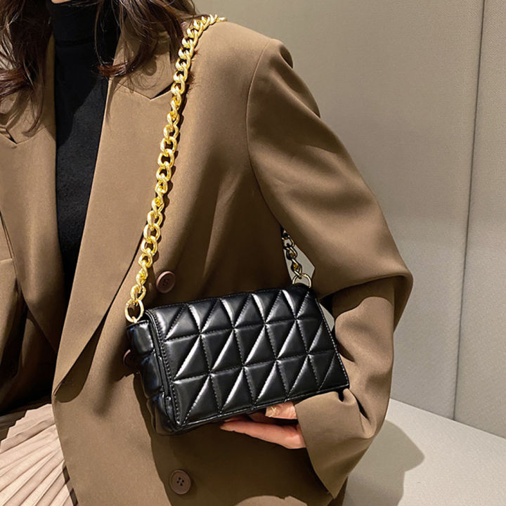 กระเป๋าถือผู้หญิงบุสองชั้นโซ่โลหะธรรมดากระเป๋าสตางค์เรียบหรูแบบพกพาสำหรับงานเลี้ยง