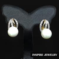 INSPIRE JEWELRY  ต่างหูมุกแฟชั่น ต่อลายฝังเพชรสวิส งานจิวเวลลี่ ขาล็อคหลัง  งานปราณีตแบบร้านเพชร พร้อมกล่อง สวยงาม น่ารัก ใส่ถอดง่าย ใส่ได้กับเสื้อผ้าชุดแบบ ของขวัญวันเกิด วันแม่ ปีใหม่ วาเลนไทน์