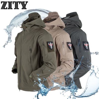 ZITY เสื้อแจ็คเก็ตเดินป่ากันน้ำ Soft Shell Tactical Jackets Windproof Mens Hooded Bomber 912