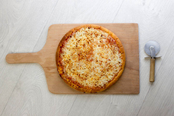 wooden-pizza-board-ไม้รองพิซซ่า-ขนาด-36x24-cm-เขียงรองพิซซ่า-จานรองพิซว่า-บอร์ดไม้พิซซ่า-แผ่นบอร์ดไม้สำหรับตัดพิซซ่า-ถาดไม้รองอาหาร-รองขนมปัง