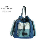 DOUGHNUT BAG : PYRAMID GO WILD SERIES : NAVY X GREY ผลิตจากผ้าไนลอน ที่ได้จากการรีไซเคิลมาจากขยะในมหาสมุทร กระเป๋าผ้า กระเป๋ากันน้ำ (รหัสสินค้า 09569)