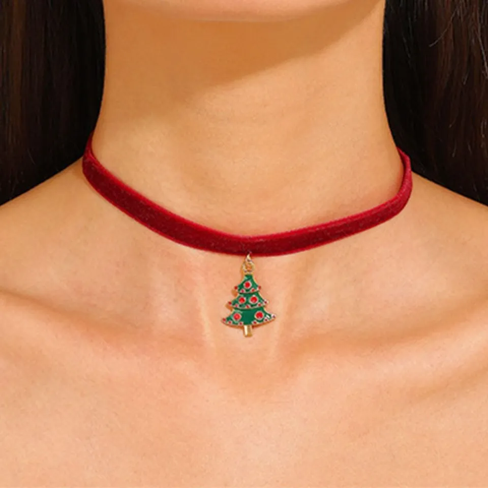 Christmas choker 2025