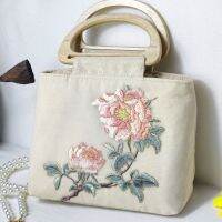 Hot selling Cheongsam lotus bag catwalk Exquisite organza embroidery Messenger shoulder