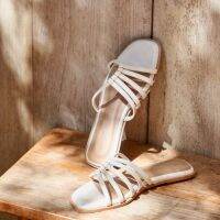 Blaire - Flat sandal with crossing straps in IVORY รองเท้าแตะสายคาด (หน้าเท้ากว้างเกิน 8.5 cm ต้องบวก 1 ไซส์)