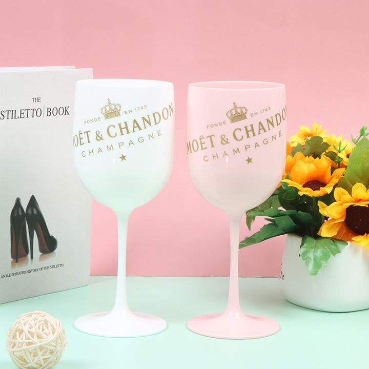 wine-party-white-champagne-coupes-cocktail-glass-champagne-flutes-wine-cup