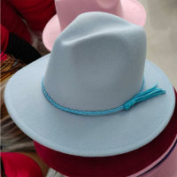 HotSimple และคลาสสิก Fedora แจ๊สหมวกผู้ชายและผู้หญิงรู้สึกหมวกอังกฤษย้อนยุคที่มีสีสันริบบิ้นอุปกรณ์เสริมหมวกแจ๊ส