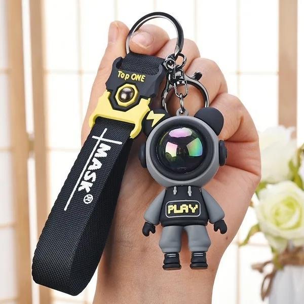 cw-cartoon-lightning-keychain-astronaut-keyring-pendant-couple-car-keyholder-accessories