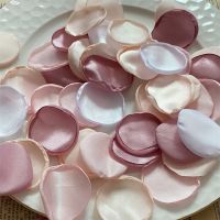 100/200pcs Artificial Rose Petals Romantic Artificial Flower Silk Petals Valentine Day Wedding Flower Petal Decoration 50