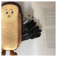 OKDEALS ของรางวัลโรงเรียนตุ๊กตาน่ารักขนมปังกล่องดินสอกระเป๋าเครื่องเขียนกระเป๋าใส่ดินสอสร้างสรรค์ตลก