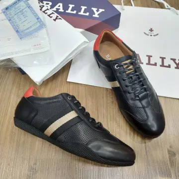 Jual Sepatu Sneakers Pria Louis Vuitton Terbaru - Nov 2023