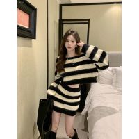 COD #relax⊙Karan Yuqi ~ striped knitted sweater suit skirt women s 2022 autumn and winter new high waist bag hip short skirt