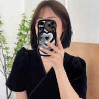 Glitter Powder Stack Black Love กรณีโทรศัพท์สำหรับ iPhone14promax Black Wave Bezel กรณีโทรศัพท์สำหรับ iPhone13promax Love Bell จี้กรณีโทรศัพท์สำหรับ iPhone12