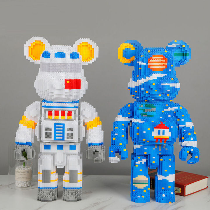 Bạn là một fan của đồ chơi lắp ráp mô hình lego Gấu Bearbrick cỡ lớn? Nếu vậy, bạn không thể bỏ qua hình ảnh liên quan đến chủ đề này. Chúng tôi sẽ đưa bạn đến một cuộc hành trình đầy thú vị với những chiếc mô hình lắp ráp độc đáo và đầy màu sắc.