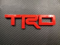 โลโก้ TRD สีแดง