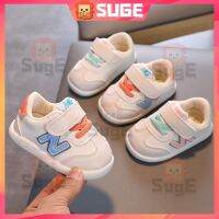 【Suge】รองเท้ากีฬาลําลอง พื้นนิ่ม ระบายอากาศ กันลื่น สีขาว เข้ากับทุกการแต่งกาย แฟชั่นสําหรับเด็กวัยหัดเดิน