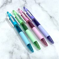 ปากกาเจล ควอนตั้ม Quantum รุ่น Daiichi Dolly 0.5 มม. ปากกา สีน้ำเงิน ปากกาแบบกด (1 ด้าม) คละสี