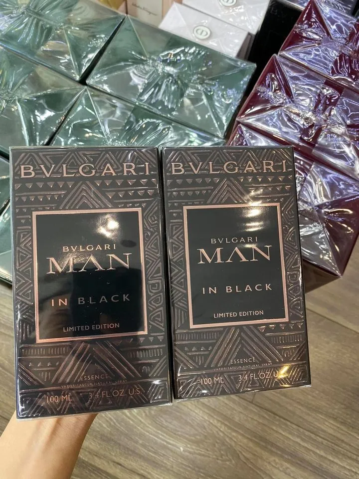 BVLGARI Man In Black Essence 